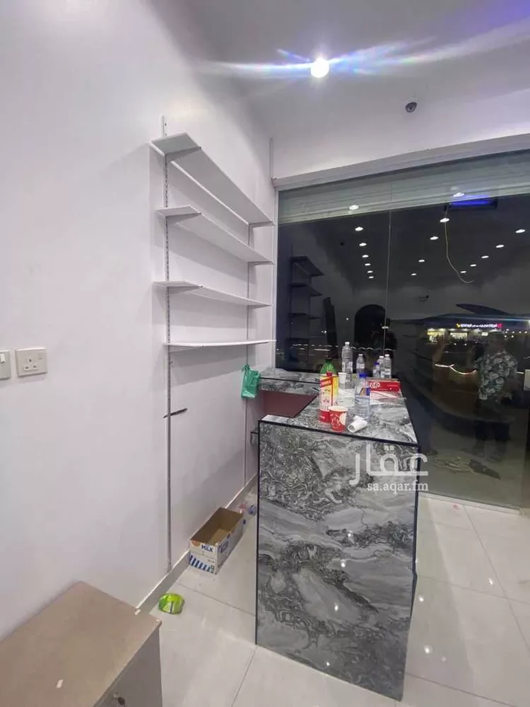 محل للإيجار في شارع ضمرة بن بشر ، حي شوران ، المدينة المنورة ، منطقة المدينة المنورة صورة 4