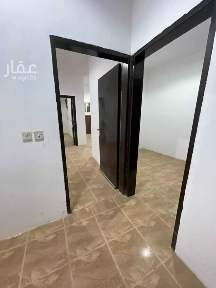 عمارة للإيجار في شارع ثابت بن حزم, حي أم الحمام الشرقي, مدينة الرياض, منطقة الرياض صورة 3
