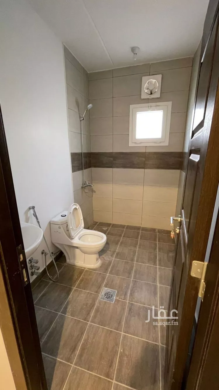 فيلا للبيع في شارع ابن أبي بكر المخزومي, حي مطار الملك خالد الدولي, مدينة الرياض, منطقة الرياض صورة 4