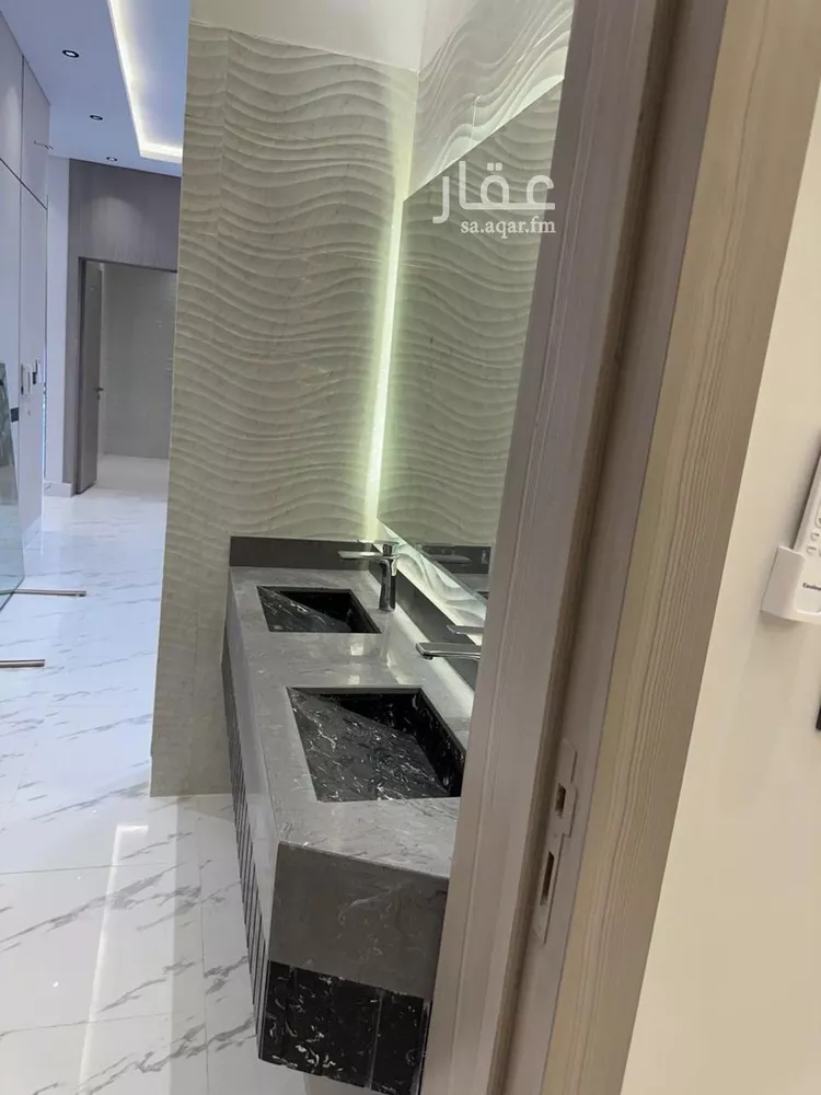 دور للبيع في شارع حسن مشاط, حي عكاظ, مدينة الرياض, منطقة الرياض 14