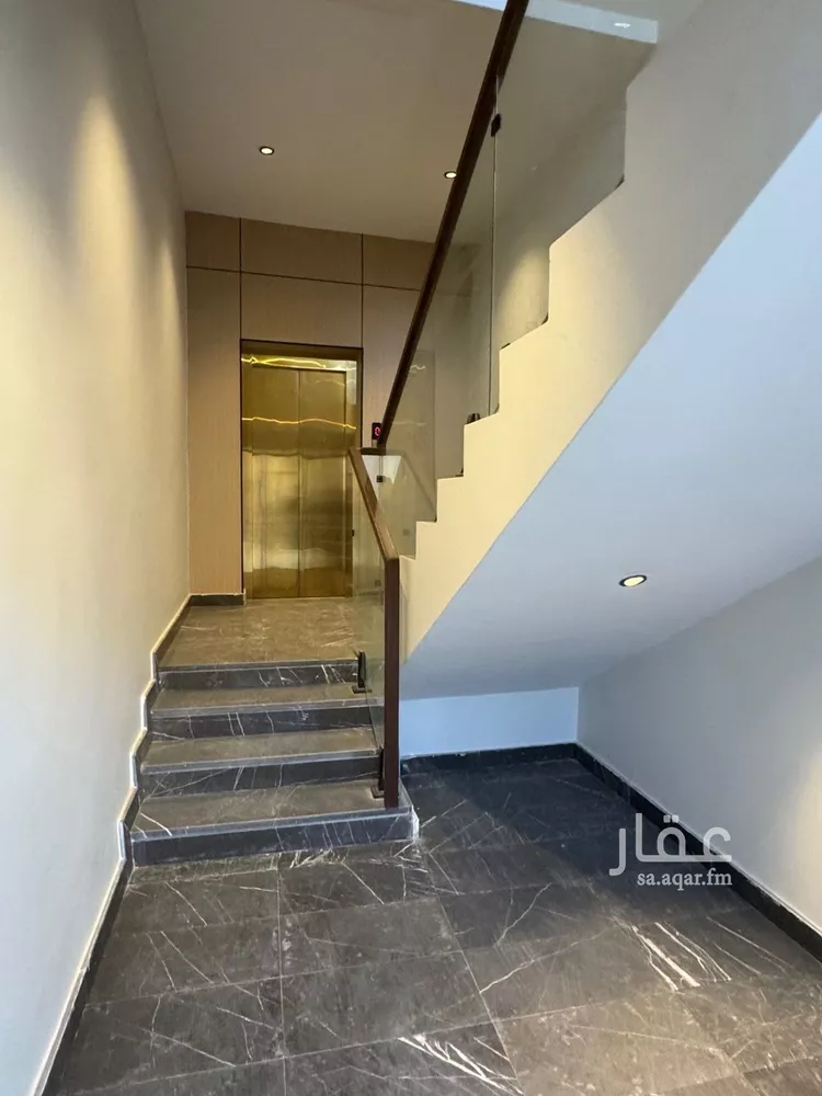 فيلا للبيع في شارع يوسف الشافعي, حي العارض, مدينة الرياض, منطقة الرياض صورة 3