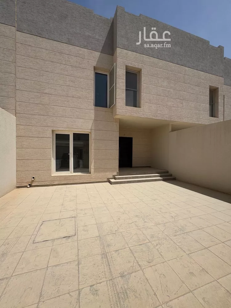 Villa for Sale in Riyadh King Khalid International Airport