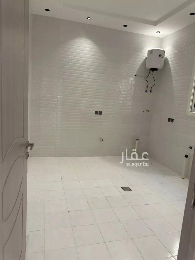 دور للبيع في شارع حسن مشاط, حي عكاظ, مدينة الرياض, منطقة الرياض 13