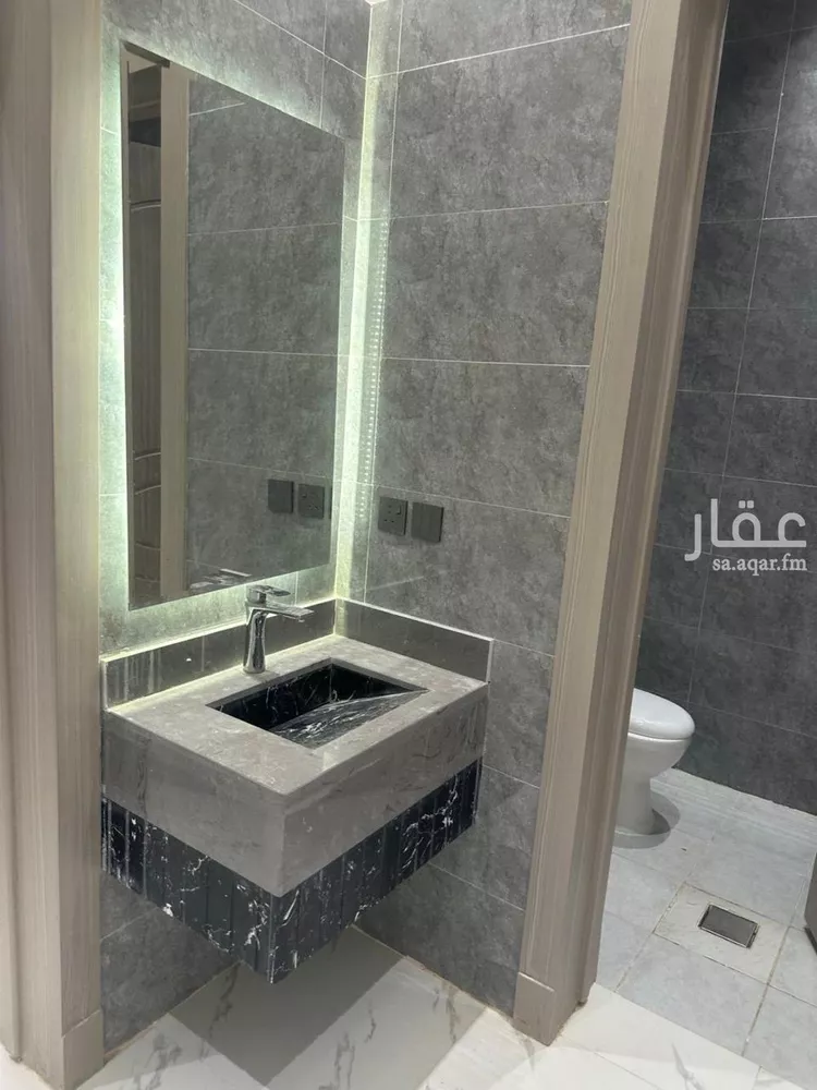 دور للبيع في شارع حسن مشاط, حي عكاظ, مدينة الرياض, منطقة الرياض 10