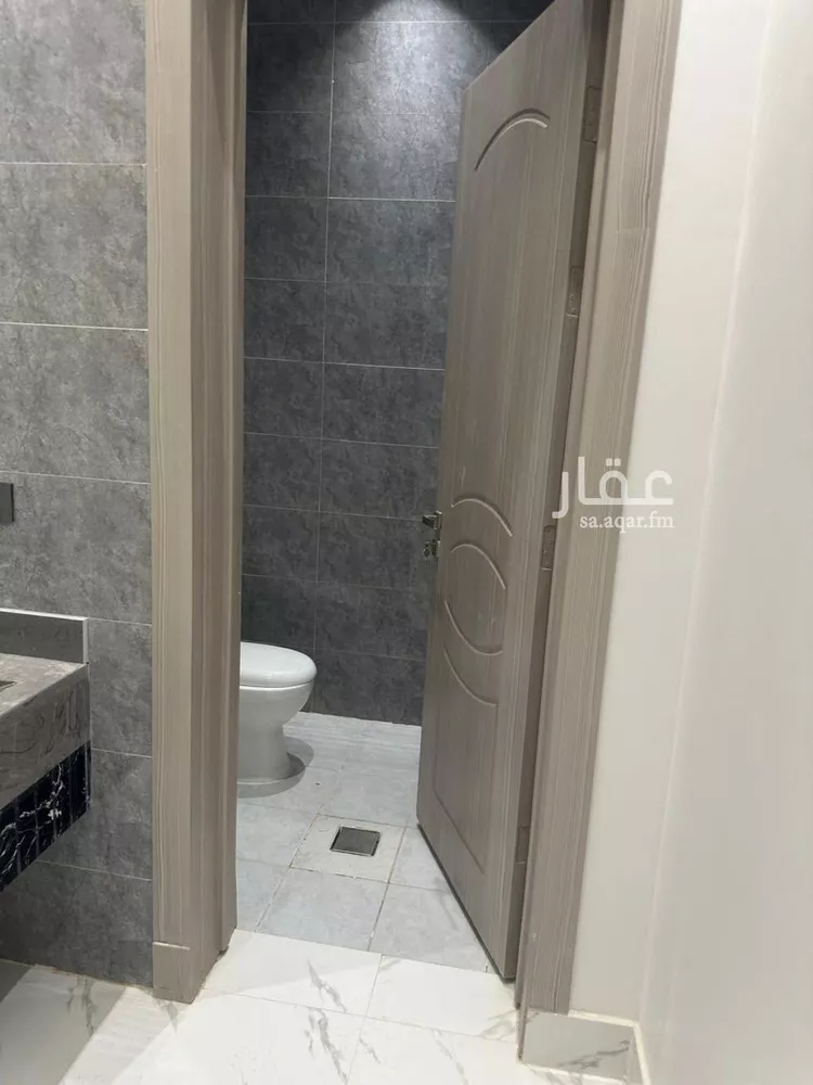دور للبيع في شارع حسن مشاط, حي عكاظ, مدينة الرياض, منطقة الرياض 15