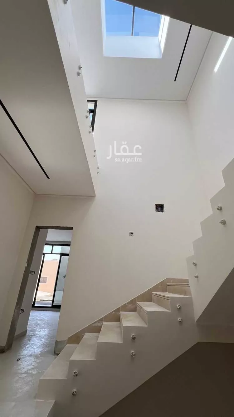 فيلا للبيع في شارع البدليس, حي المروج, مدينة الرياض, منطقة الرياض صورة 2