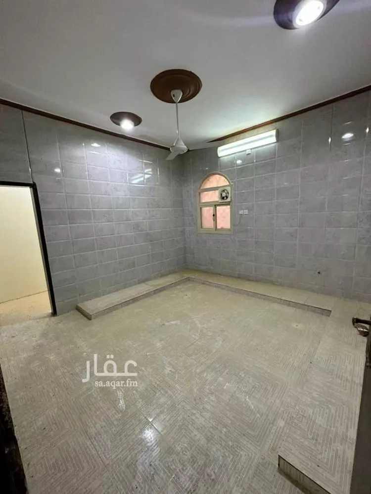 فيلا للبيع في شارع عمر ابن معاوية ، حي الحيلة الشرقي ، محايل عسير ، محايل صورة 5