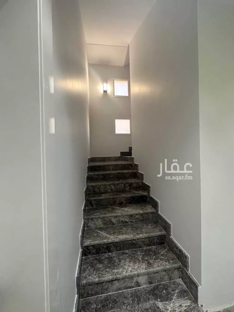 عمارة للبيع في شارع وادي هرجاب, حي المهدية, مدينة الرياض, منطقة الرياض صورة 2