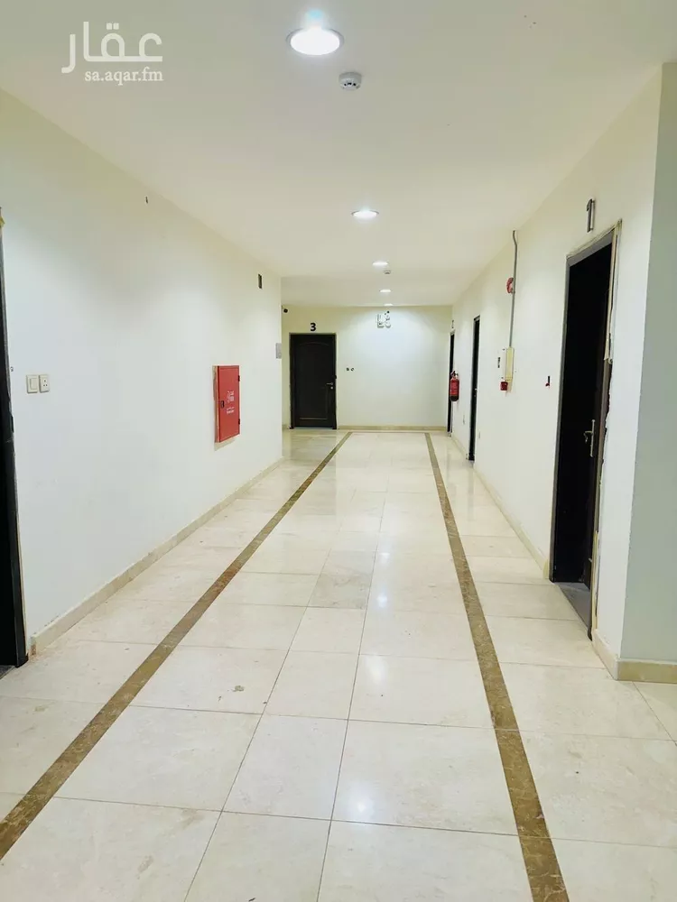 مكتب تجاري للإيجار في شارع ابن فرحان, حي الحزام الذهبي, مدينة الاحساء, المنطقة الشرقية صورة 2