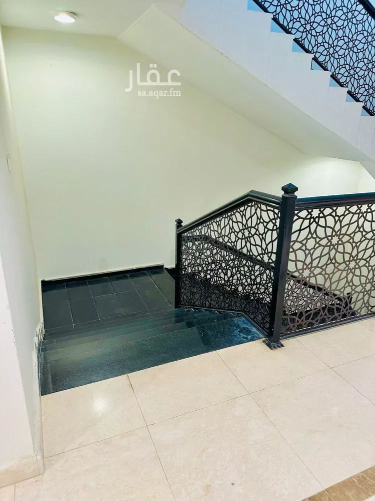 مكتب تجاري للإيجار في شارع ابن فرحان, حي الحزام الذهبي, مدينة الاحساء, المنطقة الشرقية صورة 4