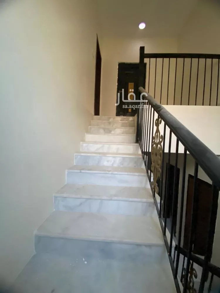 فيلا للبيع في شارع المزاحميه, حي اللؤلؤ, مدينة الخبر, المنطقة الشرقية صورة 2