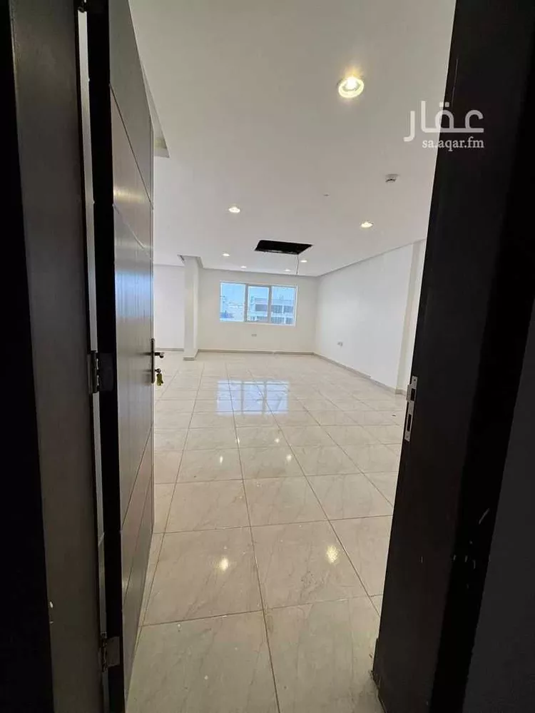 مكتب تجاري للإيجار في شارع طريق الامير محمد بن سعد بن عبد العزيز, حي الملقا, مدينة الرياض, منطقة الرياض صورة 5