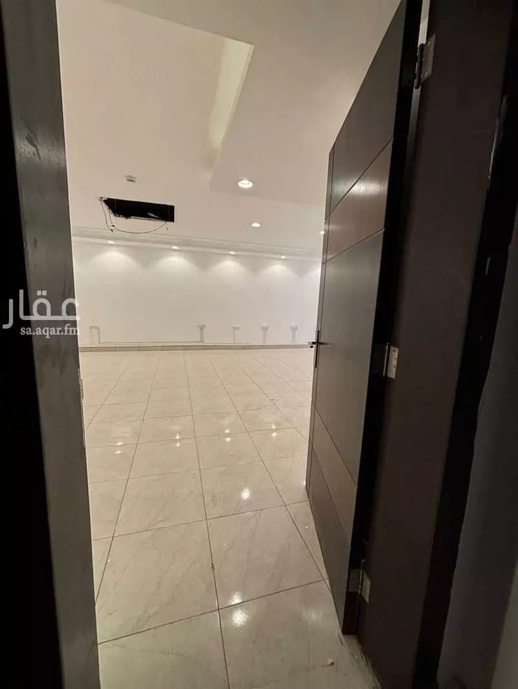مكتب تجاري للإيجار في شارع طريق الامير محمد بن سعد بن عبد العزيز, حي الملقا, مدينة الرياض, منطقة الرياض صورة 2