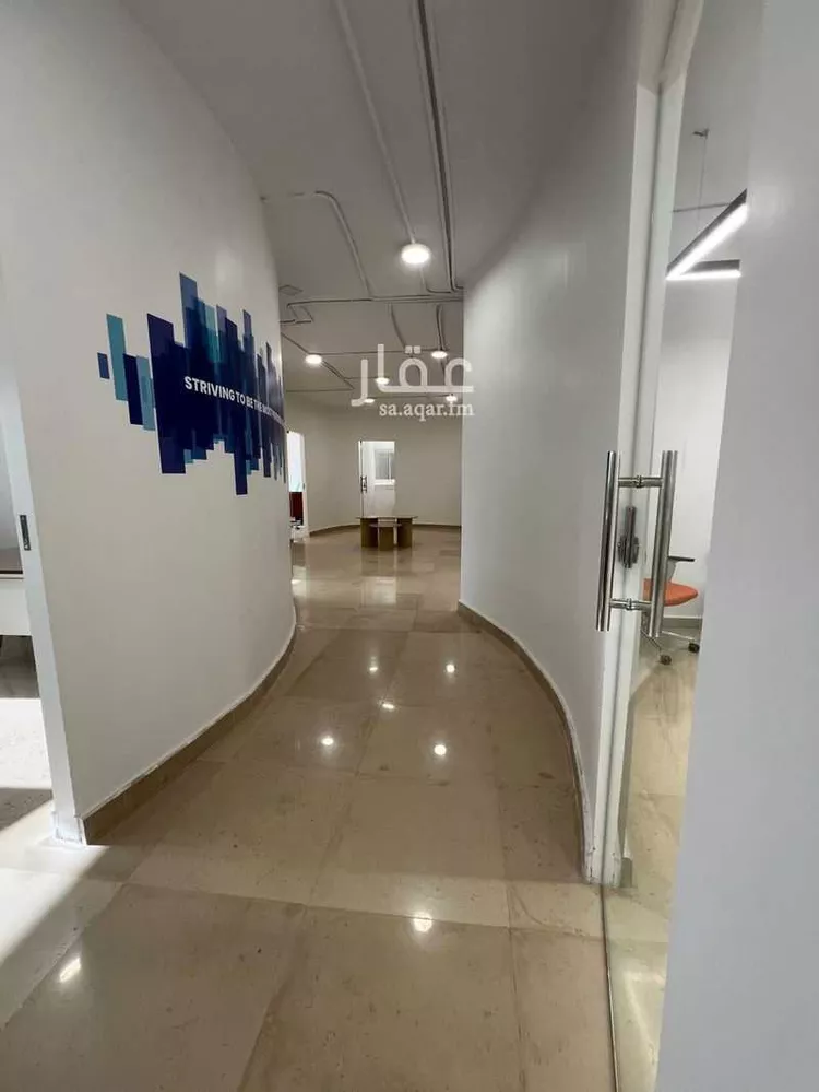 مكتب تجاري للإيجار في شارع طريق الامير محمد بن سعد بن عبد العزيز, حي الملقا, مدينة الرياض, منطقة الرياض صورة 3