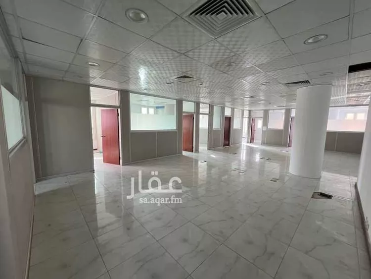 عمارة للإيجار في شارع محمد بن مسلمة الأنصاري, حي الملز, مدينة الرياض, منطقة الرياض صورة 3