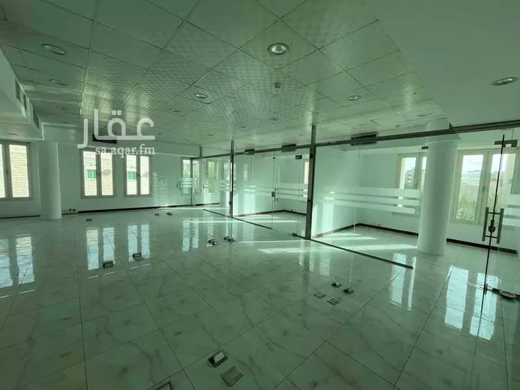 عمارة للإيجار في شارع محمد بن مسلمة الأنصاري, حي الملز, مدينة الرياض, منطقة الرياض صورة 2