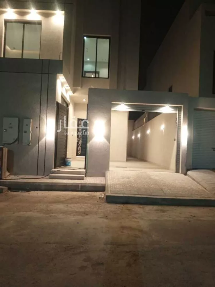 دور للبيع في شارع عبدالوهاب بن مجاهد ، حي الشرق ، الرياض ، منطقة الرياض