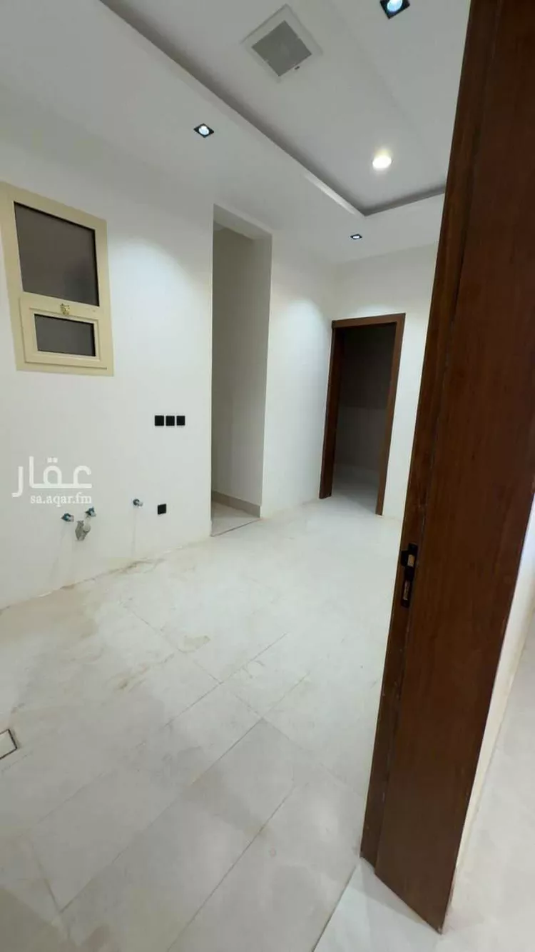 Floor for Sale in Riyadh Ghirnatah 10
