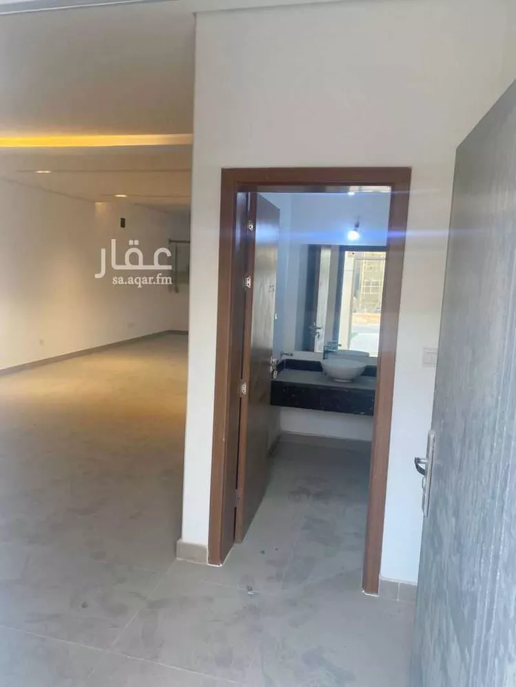 فيلا للإيجار في شارع إسماعيل الفلكي, حي مطار الملك خالد الدولي, مدينة الرياض, منطقة الرياض صورة 3