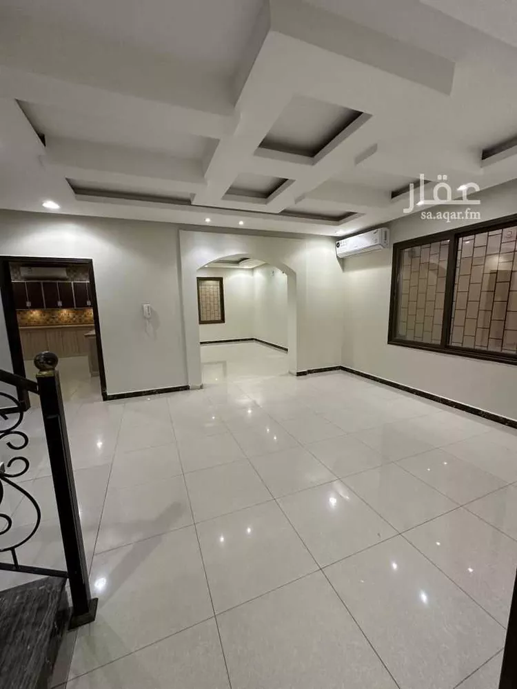 فيلا للبيع في شارع حبيب بن حبانة, حي طيبة, مدينة الدمام, المنطقة الشرقية صورة 4