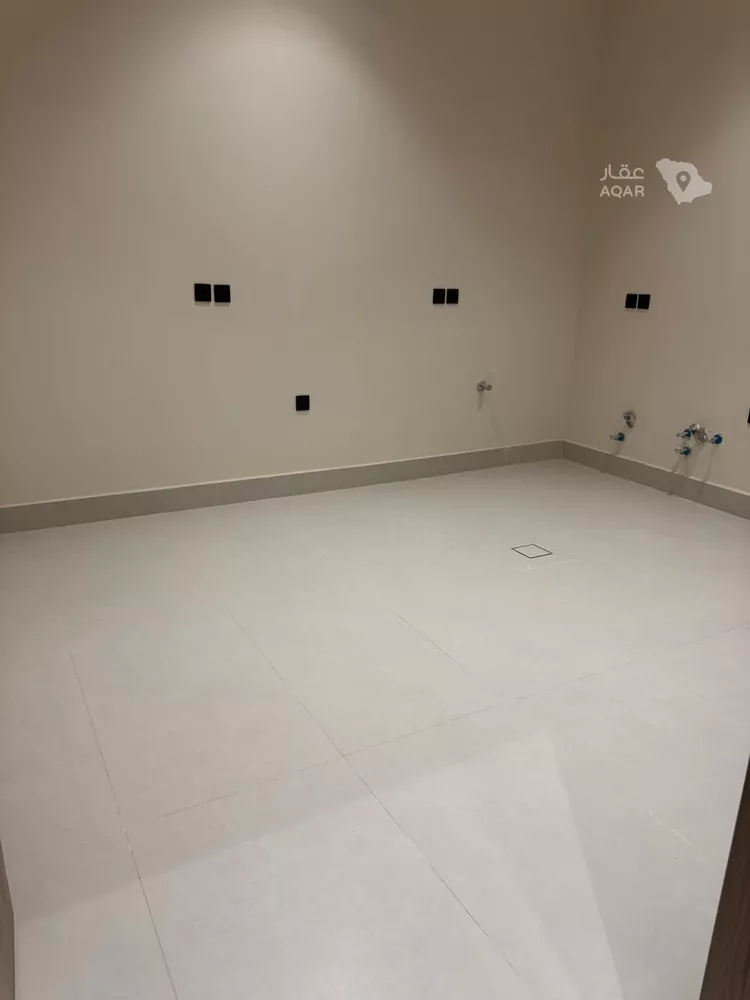 دور للبيع في شارع طريق الثمامة, حي الرمال, مدينة الرياض, منطقة الرياض 15