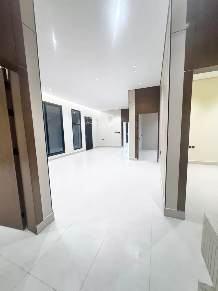 Floor for Sale in Riyadh Ar Rimal 12