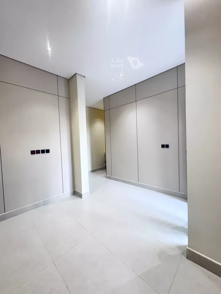 Floor for Sale in Riyadh Ar Rimal 11