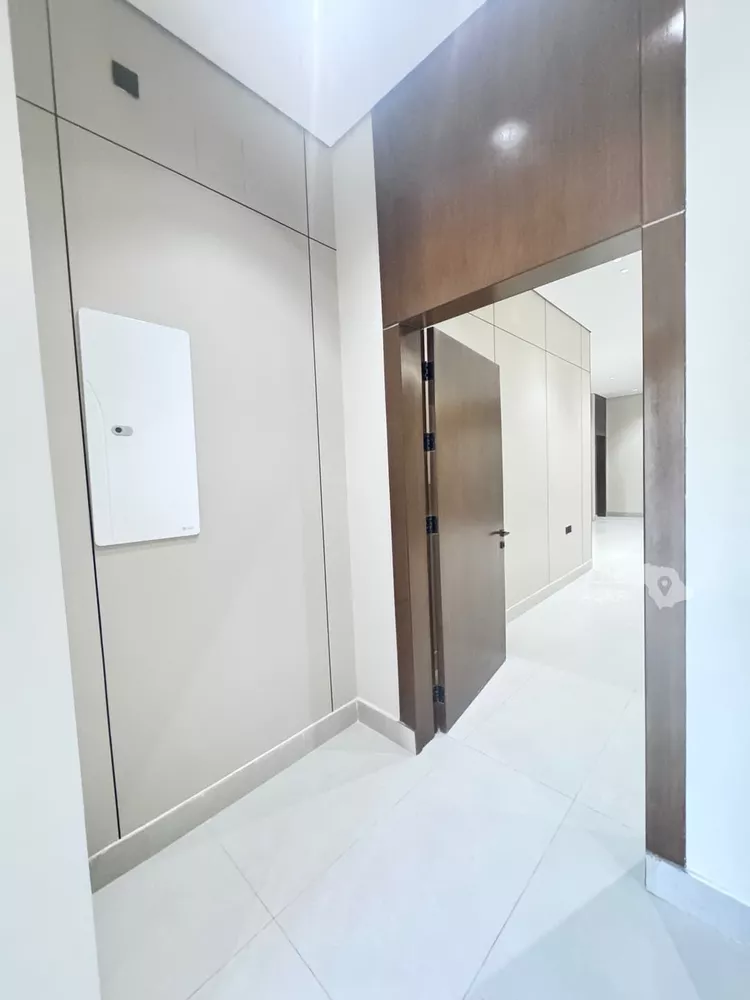 Floor for Sale in Riyadh Ar Rimal 17