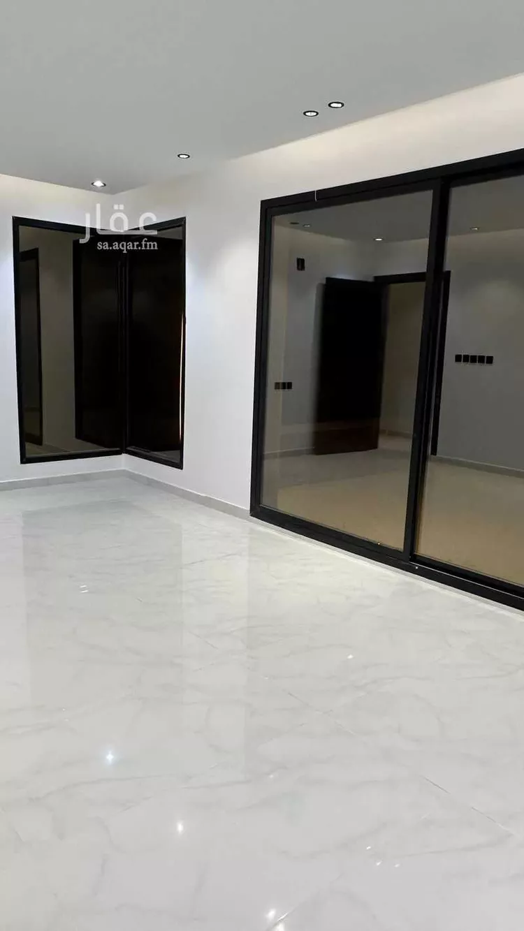 دور للبيع في شارع إبراهيم بن إدريس المالكي, حي الرمال, مدينة الرياض, منطقة الرياض صورة 3