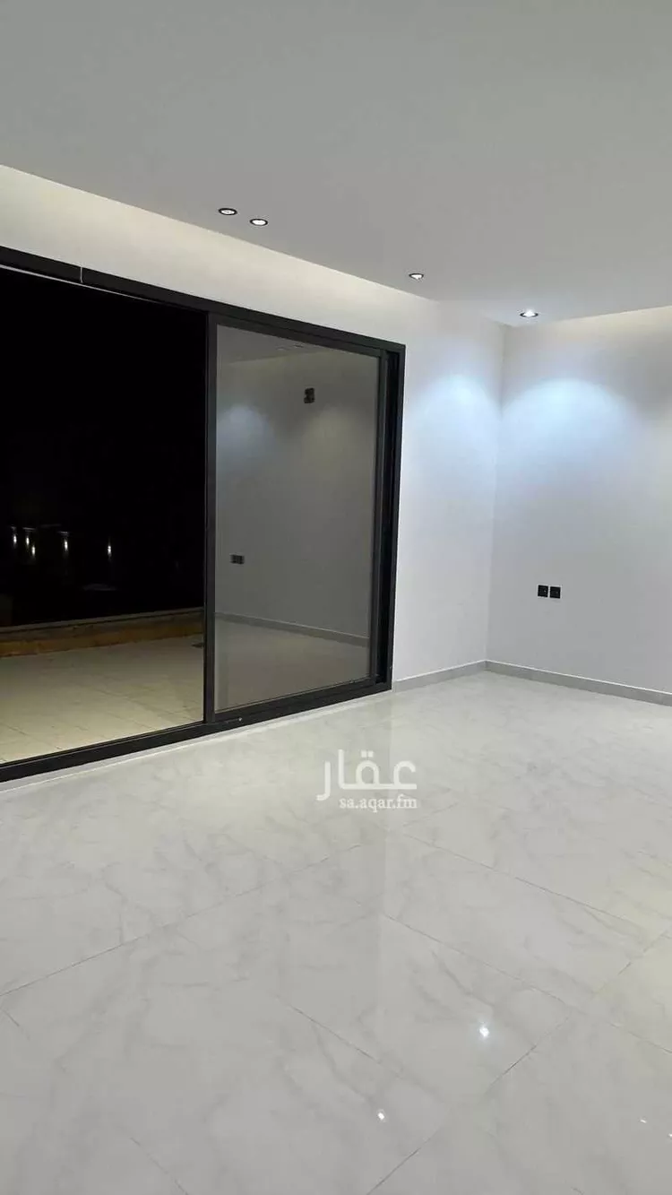 دور للبيع في شارع إبراهيم بن إدريس المالكي, حي الرمال, مدينة الرياض, منطقة الرياض صورة 4
