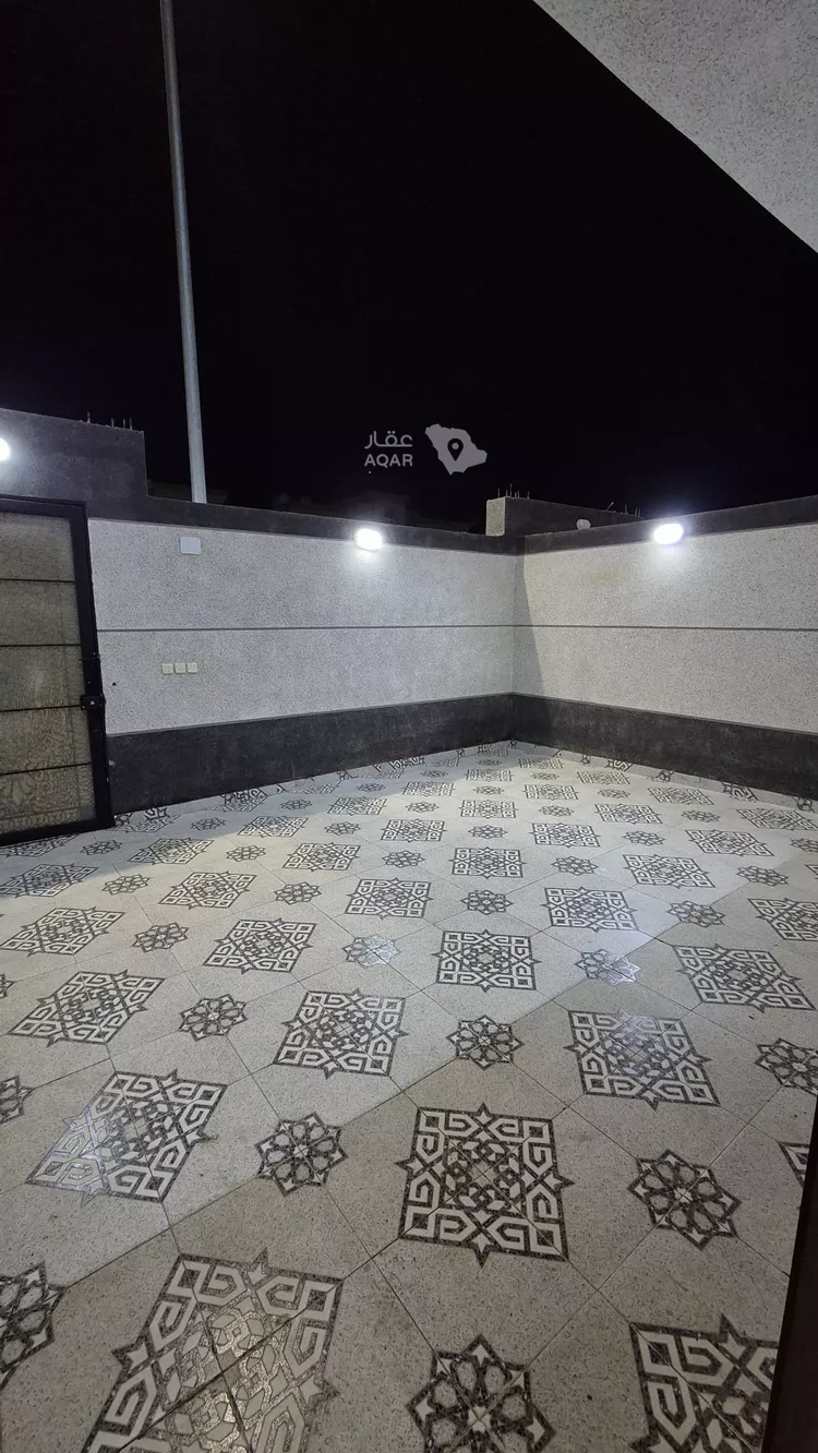 شقة للبيع في شارع الحسن البوريني ، حي الشفا ، تبوك ، منطقة تبوك 4