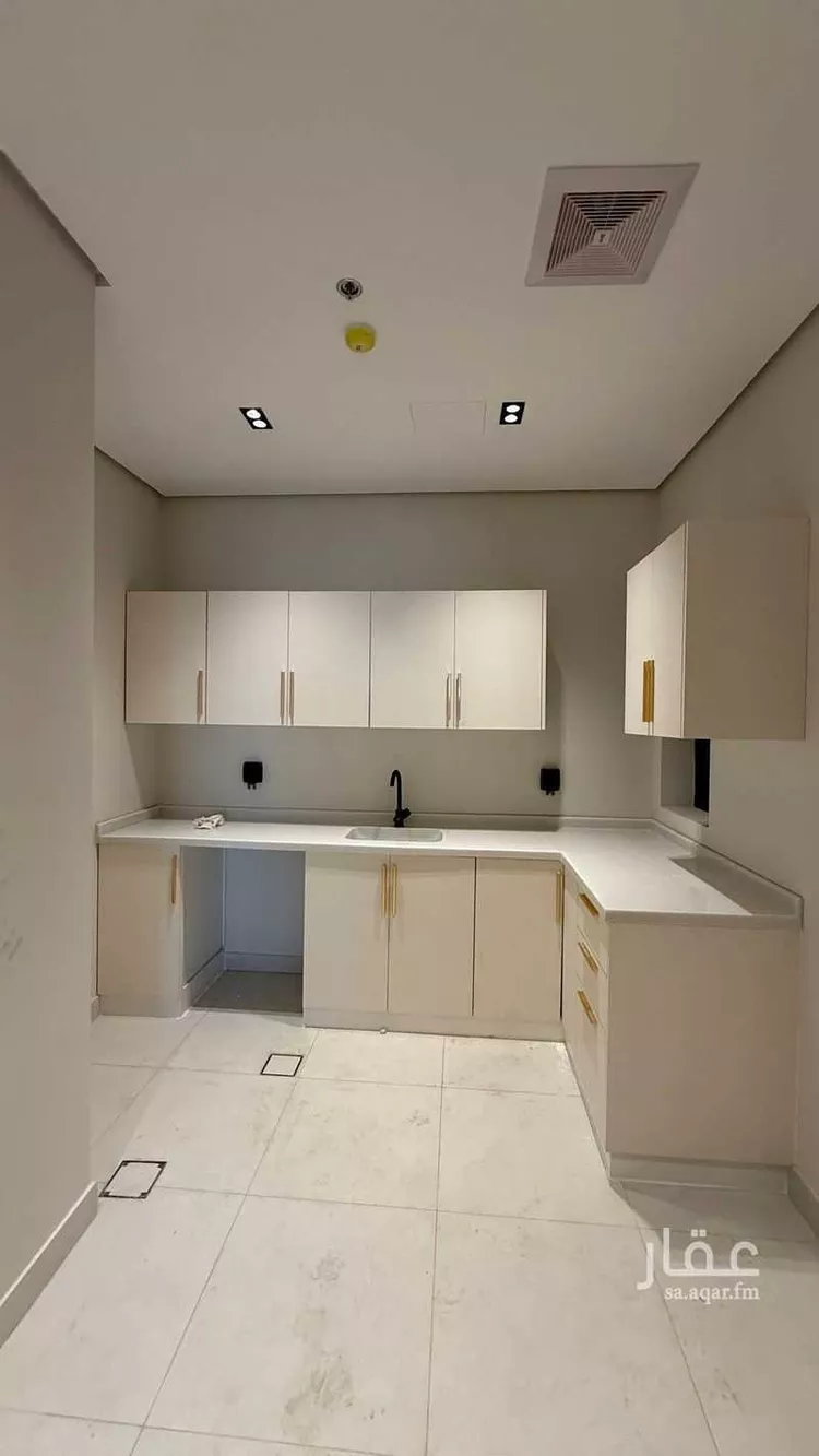 شقة للإيجار في شارع سكاكا, حي الحمراء, مدينة الخبر, المنطقة الشرقية صورة 4