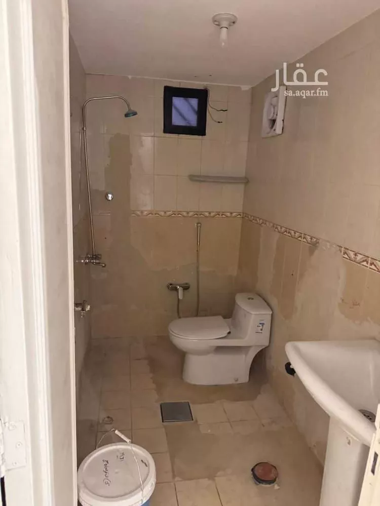 فيلا للإيجار في شارع أم حبيبة بنت أبي سفيان , حي العريجاء الغربي, مدينة الرياض, منطقة الرياض صورة 2