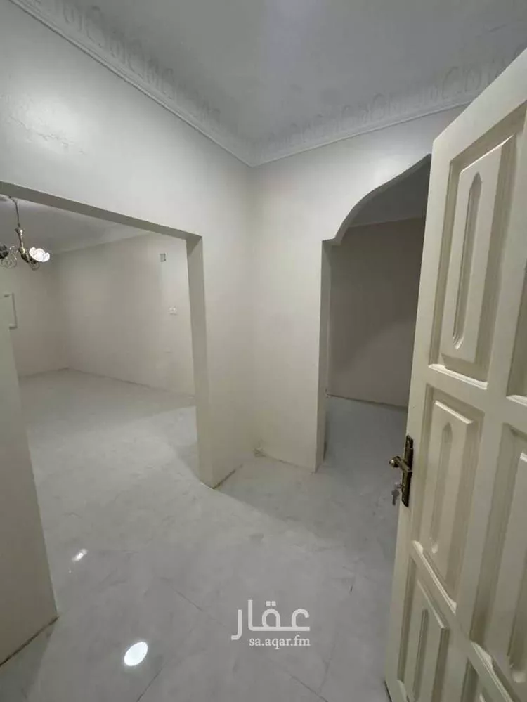 فيلا للإيجار في شارع أم حبيبة بنت أبي سفيان , حي العريجاء الغربي, مدينة الرياض, منطقة الرياض صورة 4