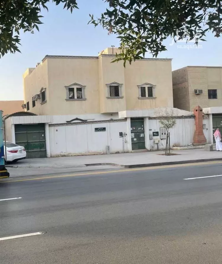 فيلا للبيع في شارع الأمير مساعد بن عبدالرحمن بن فيصل, حي العريجاء الأوسط, مدينة الرياض, منطقة الرياض
