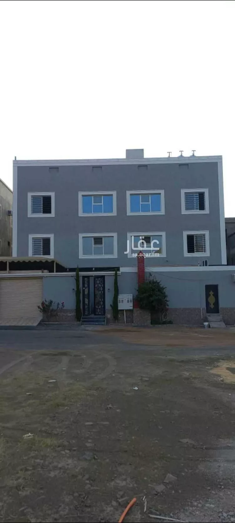 عمارة للبيع في شارع المستجدة ، حي المصيف ، ابها ، منطقة عسير