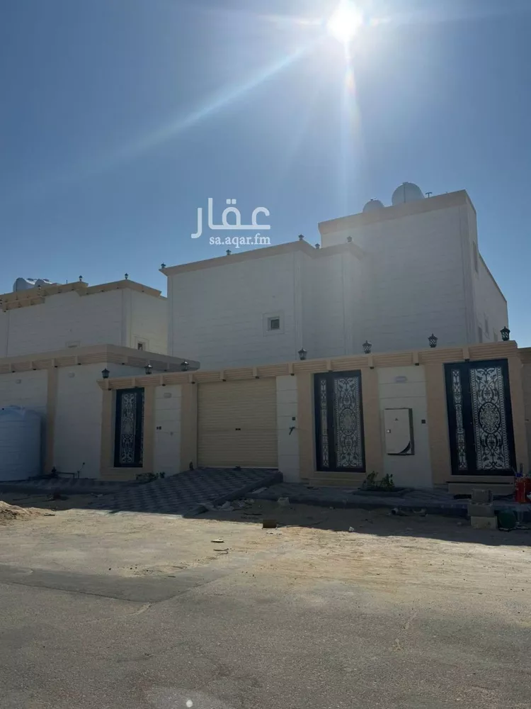 فيلا للبيع في شارع حي ج26 301, حي حي الربوة - بقيق, مدينة بقيق, المنطقة الشرقية