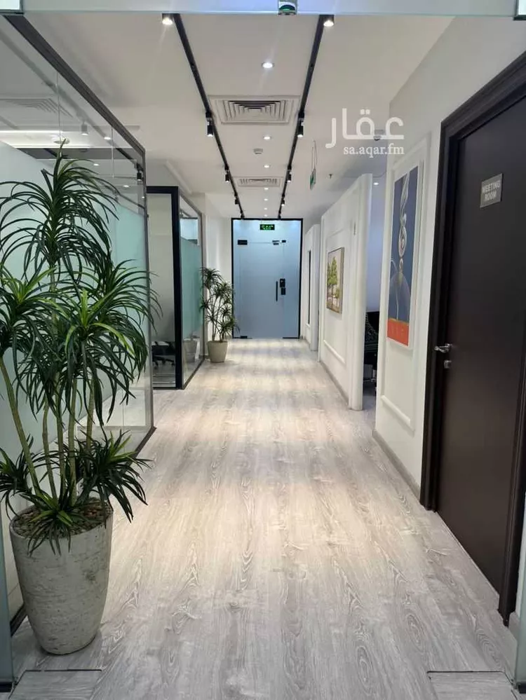 مكتب تجاري للإيجار في شارع الملك فهد الفرعي, حي العليا, مدينة الرياض, منطقة الرياض صورة 2