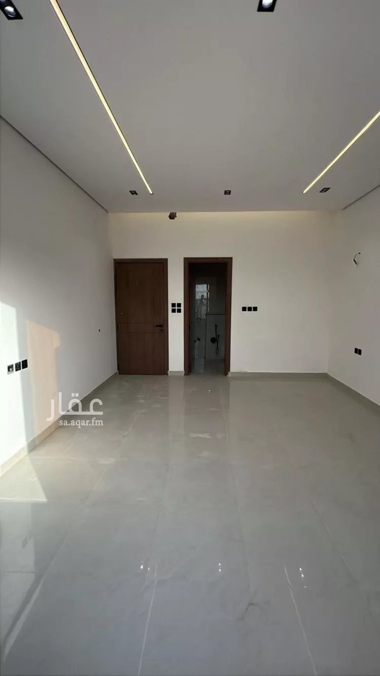 دور للبيع في شارع عبدالخالق بن أبي الطاهر, حي عكاظ, مدينة الرياض, منطقة الرياض صورة 2