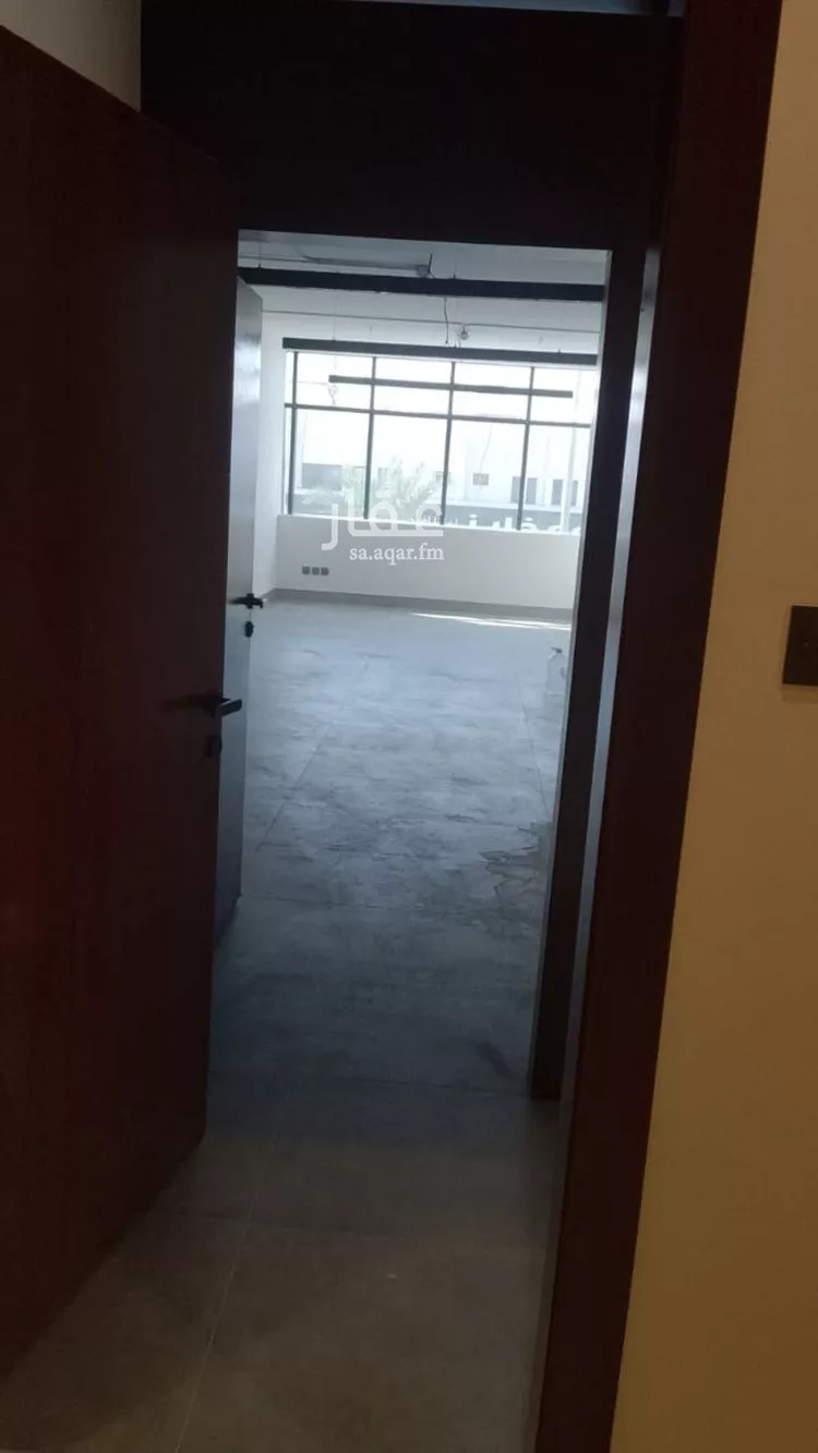مكتب تجاري للإيجار في شارع الحسن بن علي, حي الروضة, مدينة الرياض, منطقة الرياض صورة 2