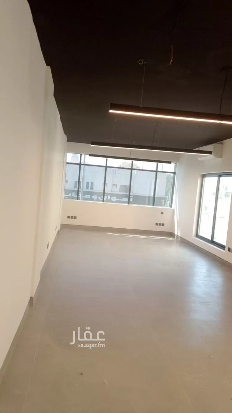 مكتب تجاري للإيجار في شارع الحسن بن علي, حي الروضة, مدينة الرياض, منطقة الرياض صورة 2
