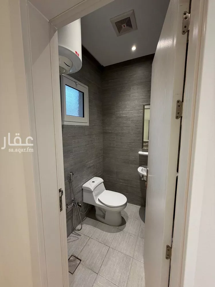 فيلا للإيجار في شارع الرضا, حي البحيرة, مدينة الخبر, المنطقة الشرقية صورة 3