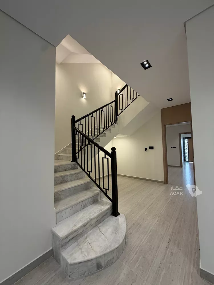 Villa for Sale in Safwa Abu Main 7