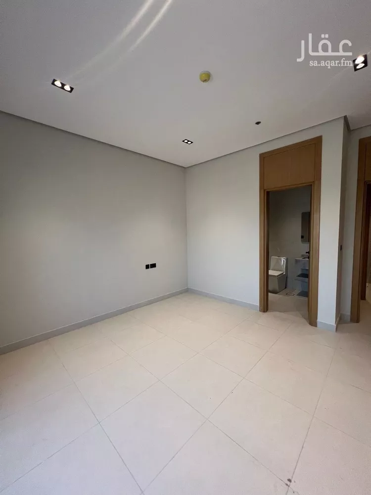 عمارة للإيجار في شارع سكاكا, حي الحمراء, مدينة الخبر, المنطقة الشرقية صورة 3