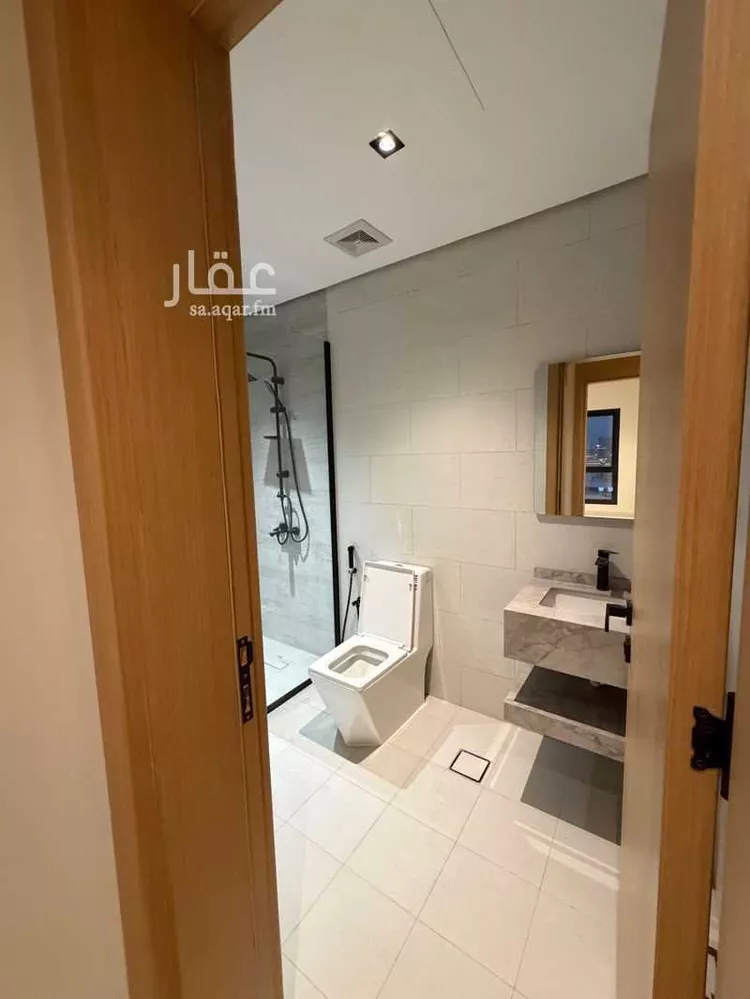 شقة للإيجار في شارع سكاكا, حي الحمراء, مدينة الخبر, المنطقة الشرقية 7