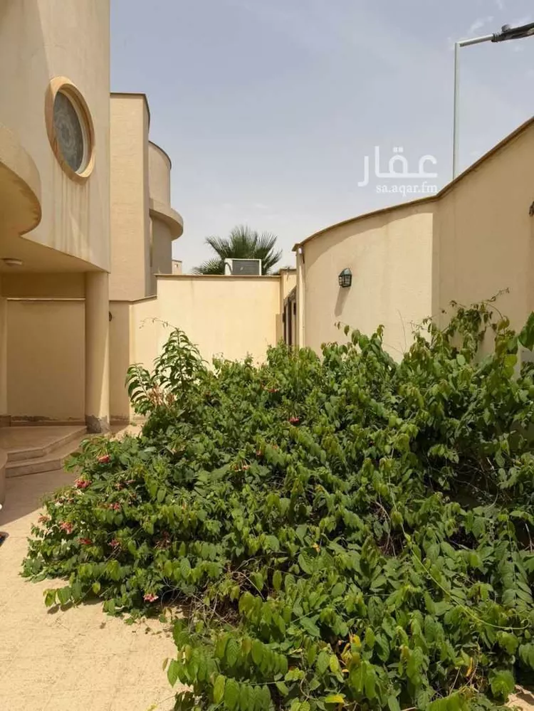فيلا للبيع في شارع السعادة, حي الياسمين, مدينة الرياض, منطقة الرياض صورة 2