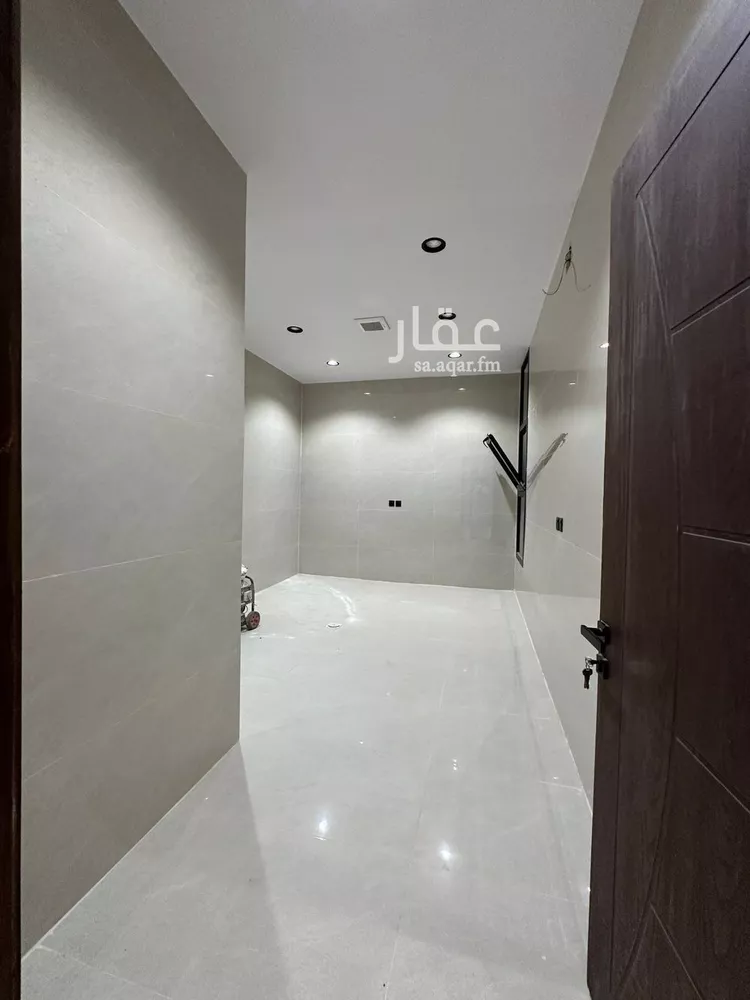 دور للبيع في شارع رقم 3, حي الندوة, مدينة الرياض, منطقة الرياض صورة 2