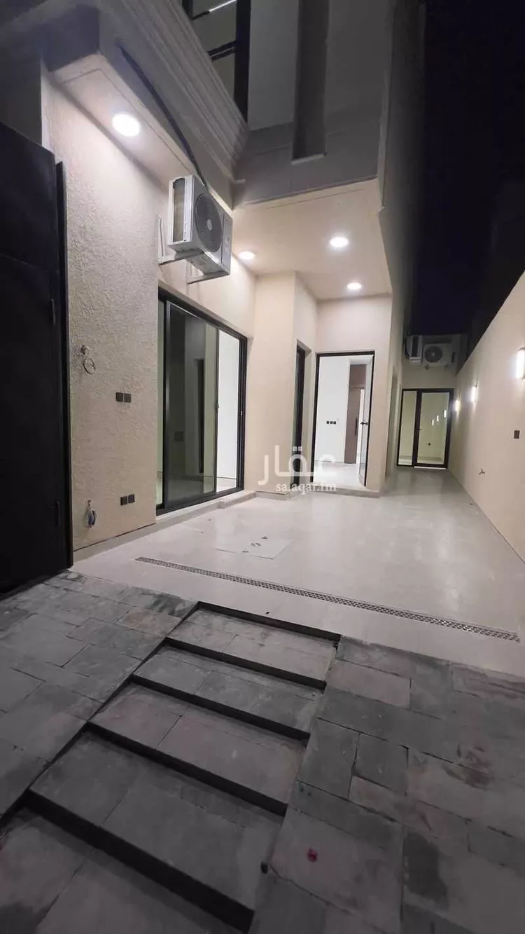دور للبيع في شارع الحلوة, حي إشبيلية, مدينة الرياض, منطقة الرياض صورة 2