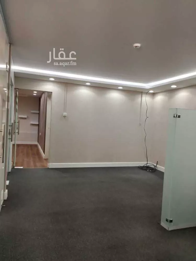 مكتب تجاري للإيجار في شارع خالد بن الوليد الفرعي, حي غرناطة, مدينة الرياض, منطقة الرياض صورة 4