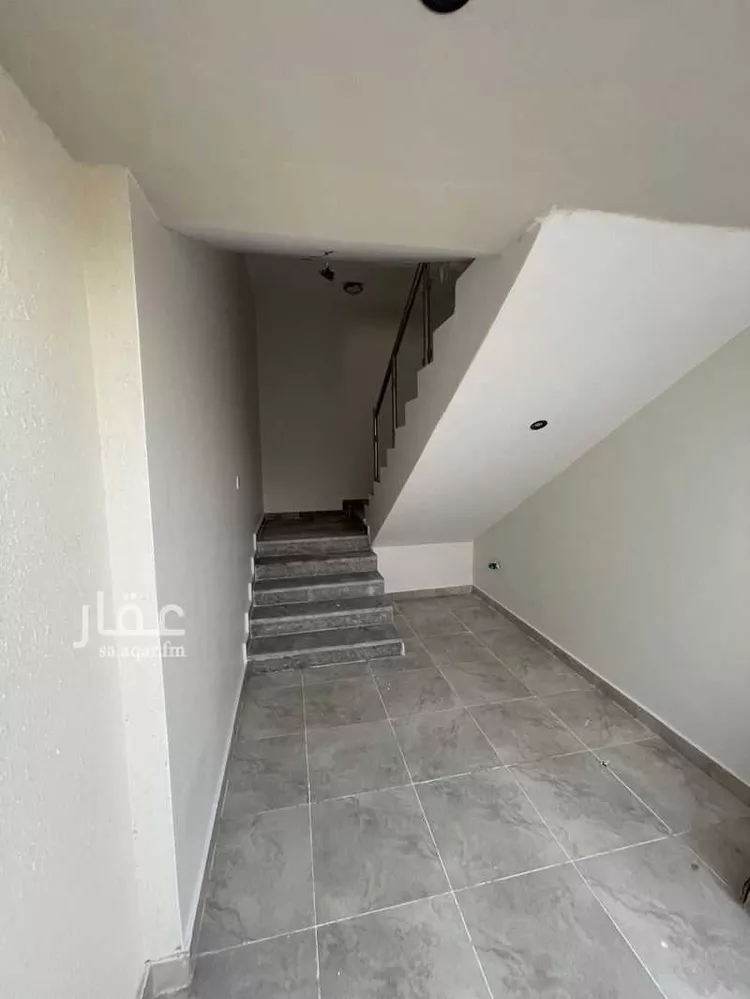 دور للبيع في شارع عبدالله بن أبي البركات, حي عكاظ, مدينة الرياض, منطقة الرياض صورة 3